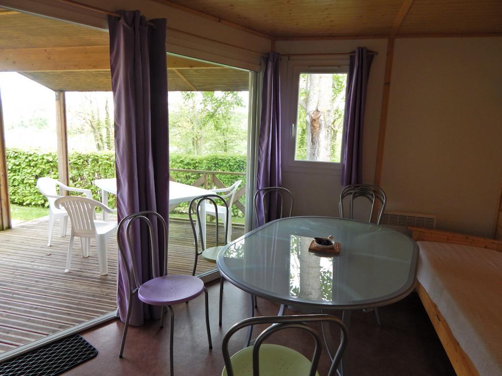 ホテルCamping Du Moulin Meyrieu-les-Etangs 部屋 写真